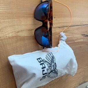 Bajio las rocas matte tortoise blue glass lens